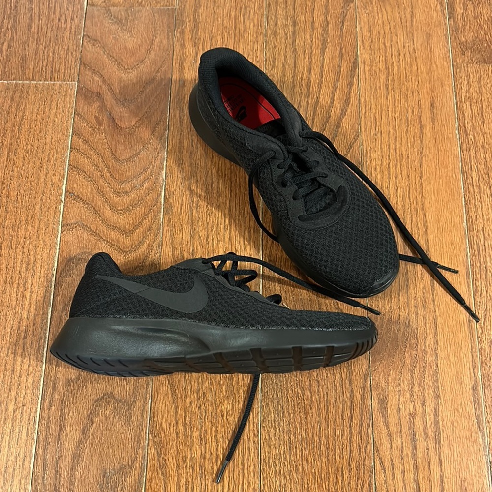 Men’s Nike shoes